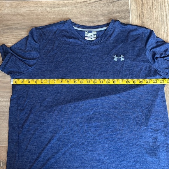 Underarmour Tech shirt - Picture 7 of 8